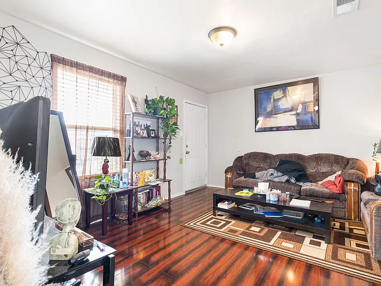1105 Horizon Dr — Photo 6