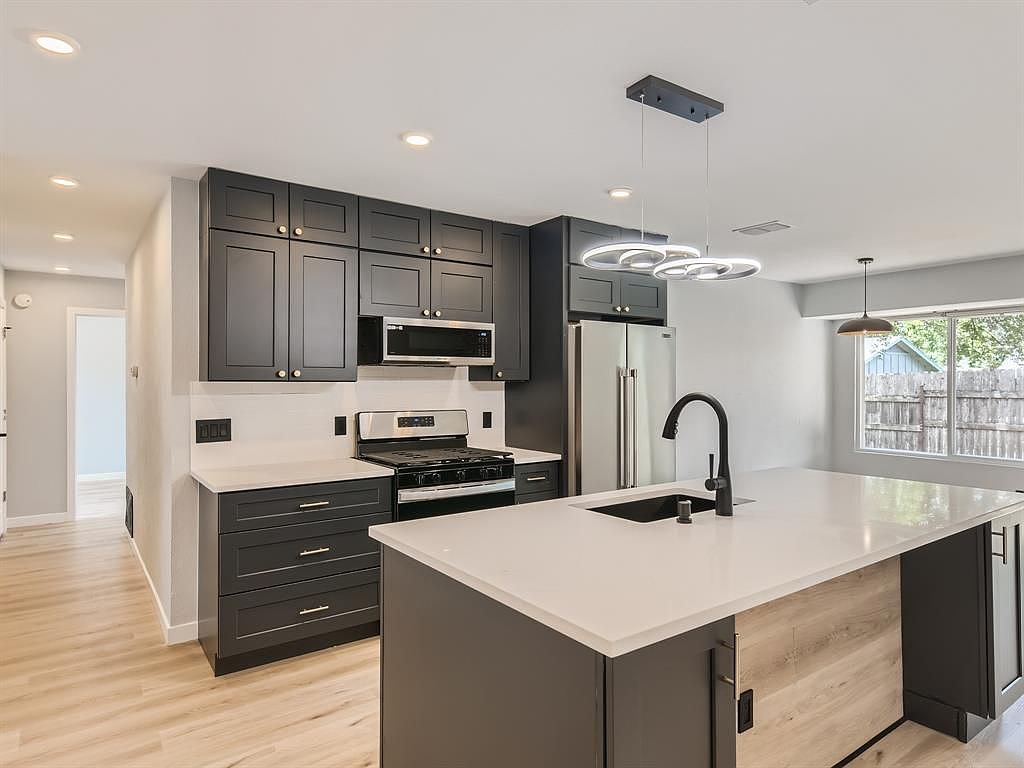 10608 Barnhill Dr, Austin, TX 78758 | Zillow