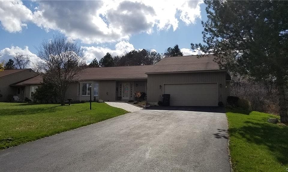 1st image of 132 Spyglass Ln
