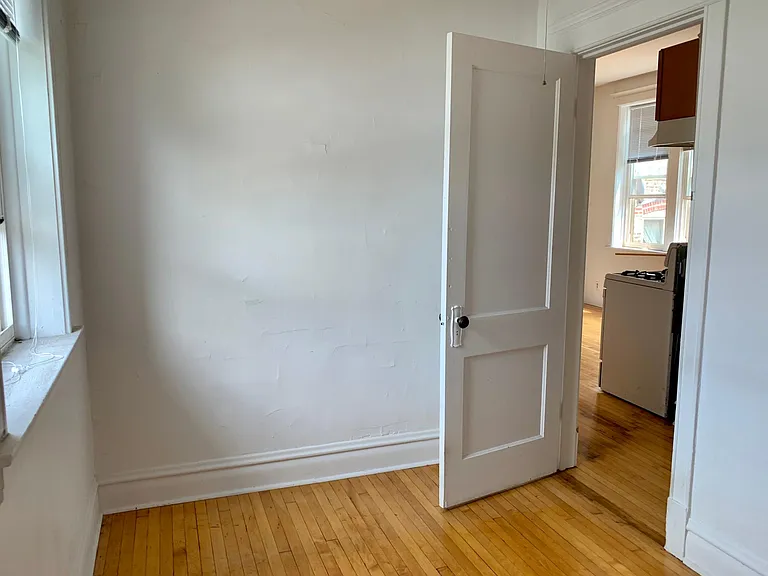 2353 S Whipple St #2F — Photo 8