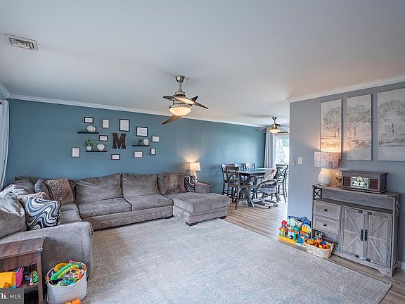 4th image of 82 Cobalt Ridge Dr E