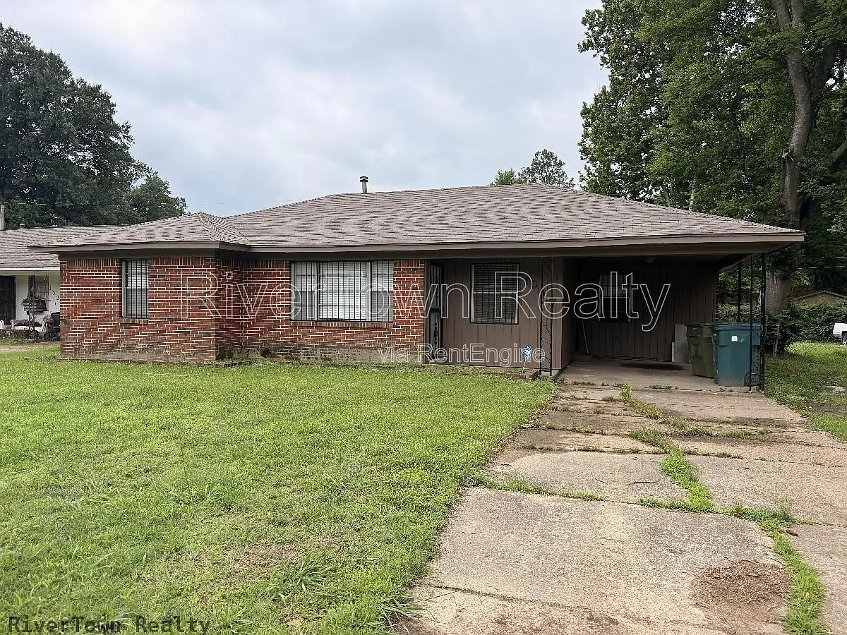 3 bed, 1.0 bath, 1572 sqft, $1,050 — Photo 1