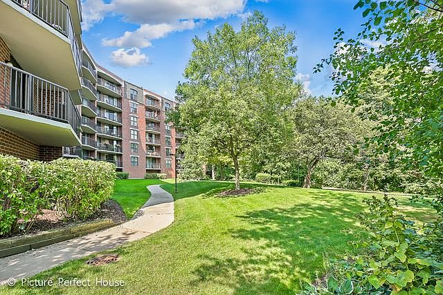 1st image of 509 Aurora Ave Unit 208
