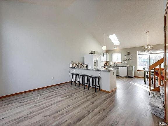 3rd image of 1464 W 132nd Pl