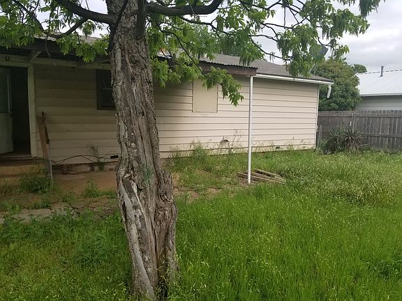 2nd image of 909 N Clay St