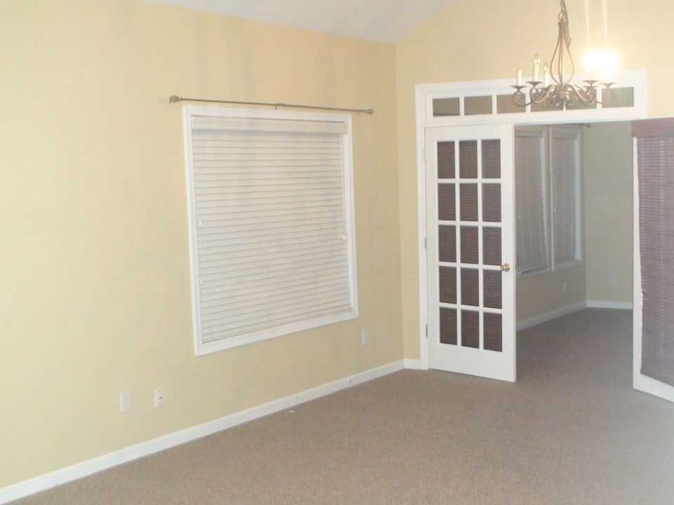 Living/Dining Area