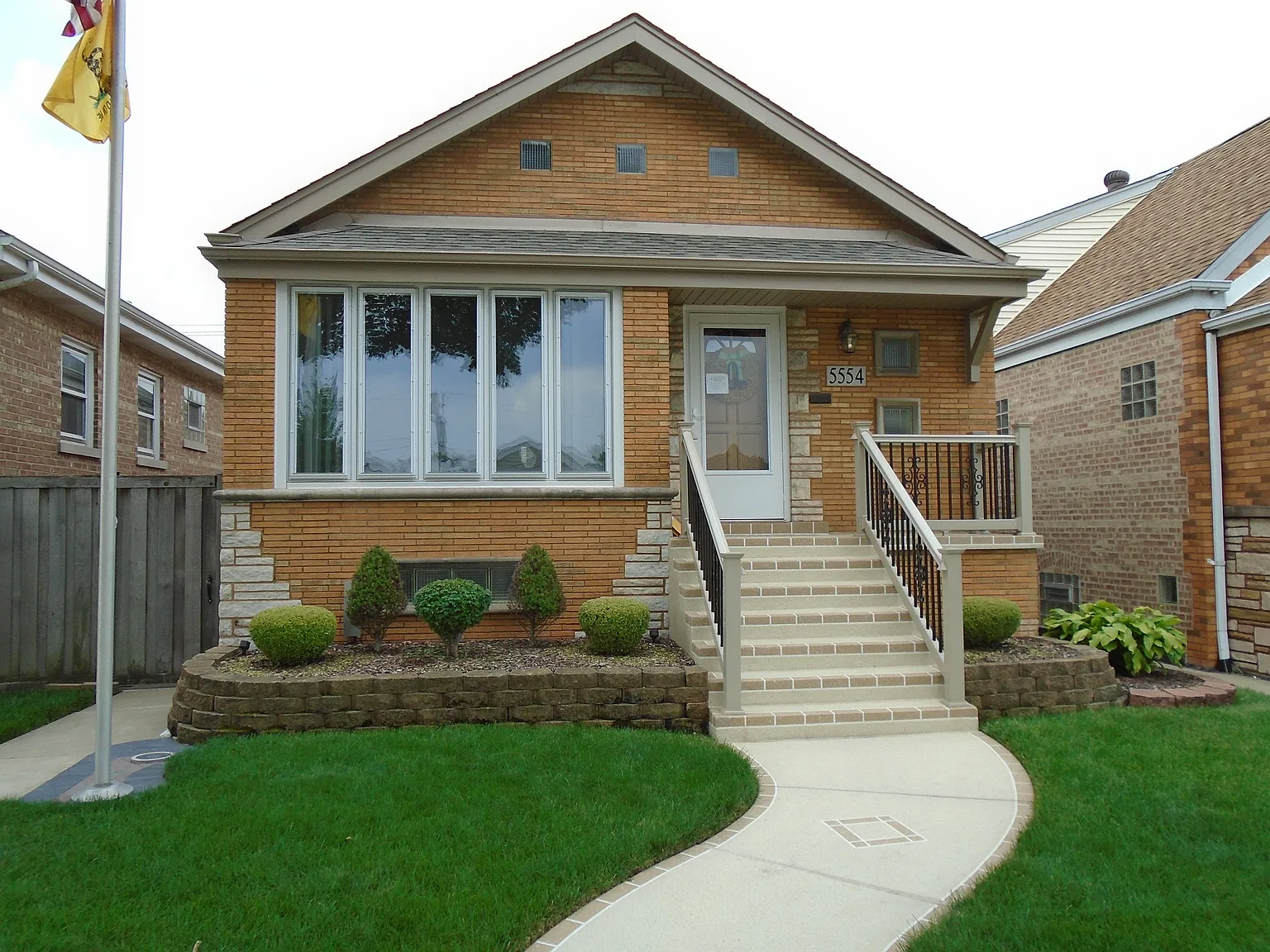 5554 S McVicker Ave photo 1