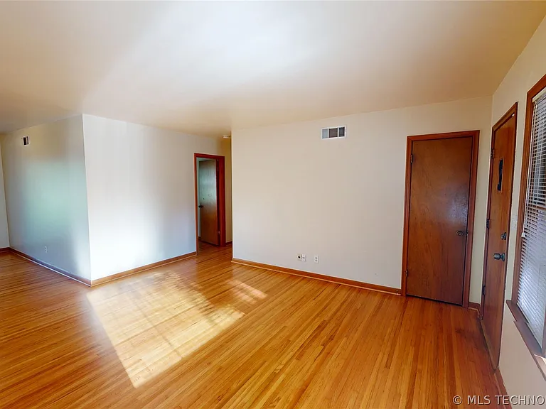 4103 S 38th West Ave — Photo 4