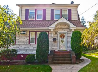 118 W Forest Ave, Teaneck, NJ 07666