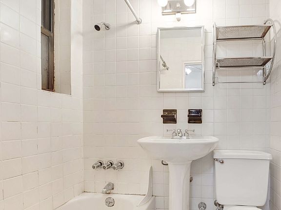 4th image of 424 E 77th St APT 2C