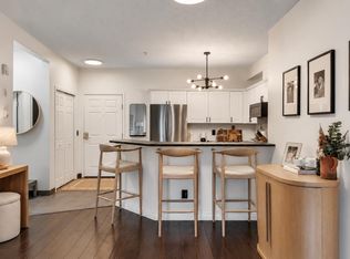 126 14th Ave SW #417, Calgary, AB T2R 0L9