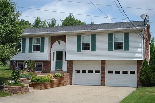 3810 Lisa Ln photo 1