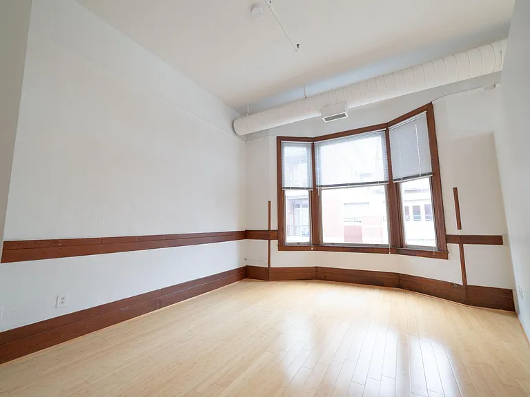 1900 W 25th St #305 — Photo 15