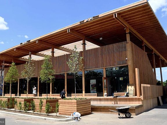 3rd image of 70 Darrington St SW