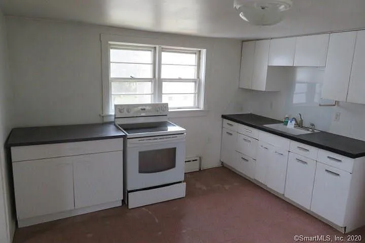 20 Strongs Ave #1 — Photo 3