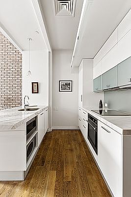 4th image of 11 E 36th St Suite 501