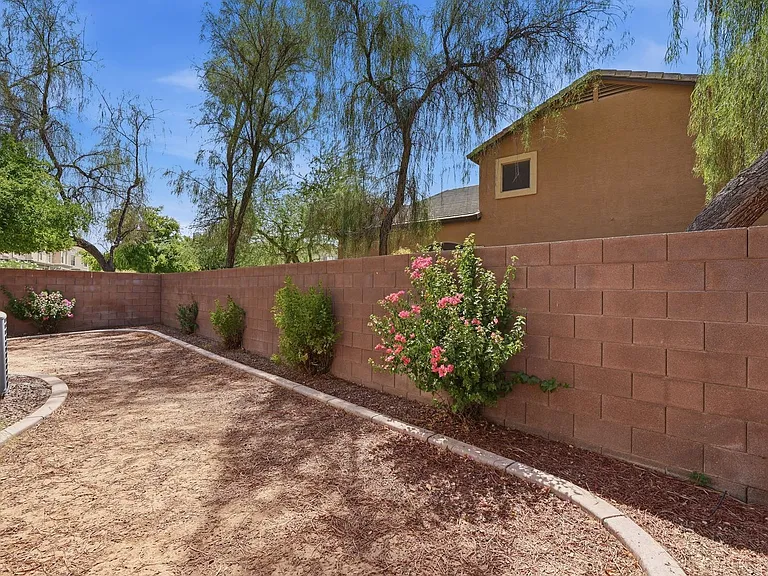 2403 W White Feather Ln — Photo 26