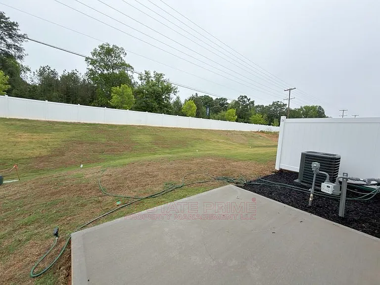 165 Randwick Ln — Photo 23