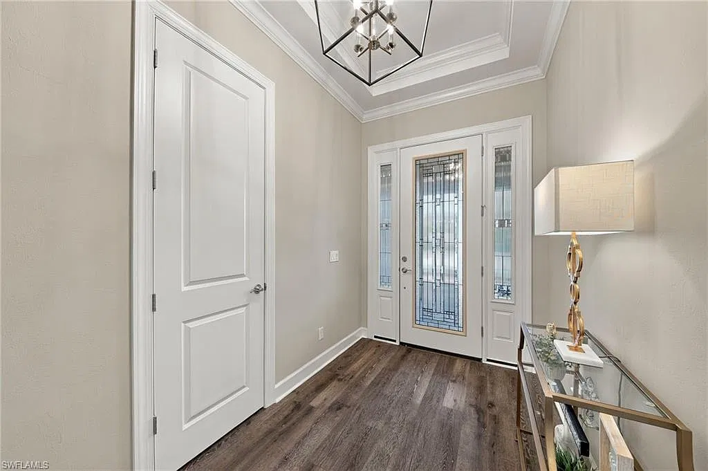 3 bed, 3.0 bath, 2275 sqft, $18,000 — Photo 4