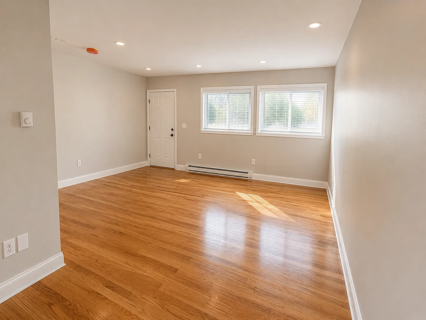 4 bed, 2.5 bath, 1350 sqft, $2,600 — Photo 2