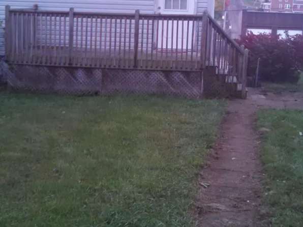 626 Wylie Ave, Jeannette, PA 15644