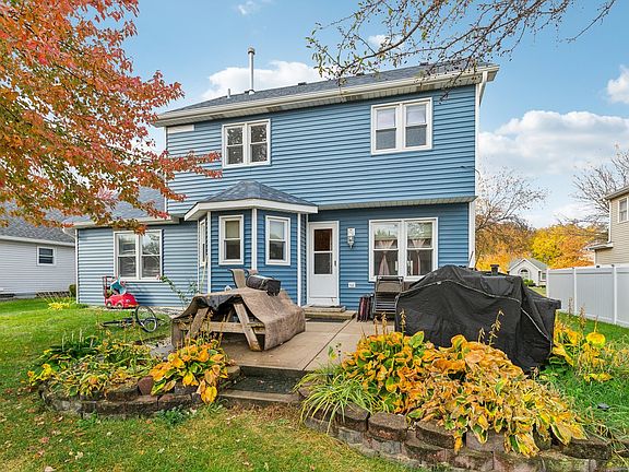 3rd image of 1076 Ronald Dr