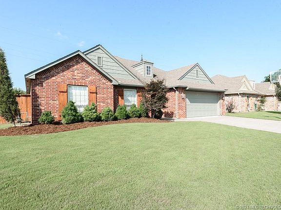 2nd image of 14514 Kendalwood Blvd