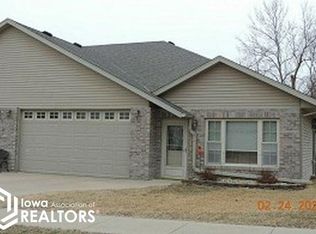 630 Ratcliffe Dr, Marshalltown, IA 50158