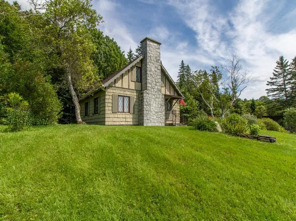 5855 Valley Road, Holland, VT 05830
