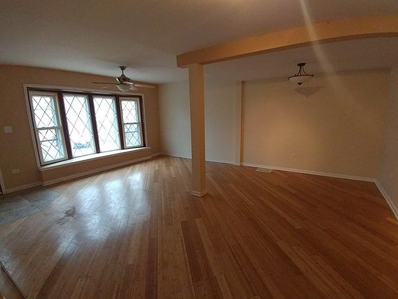 5th image of 3146 Charles St