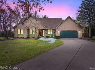 1942 Ashstan Dr, Commerce Township, MI 48390