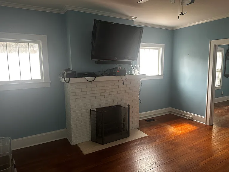 116 Suburban Ct — Photo 5