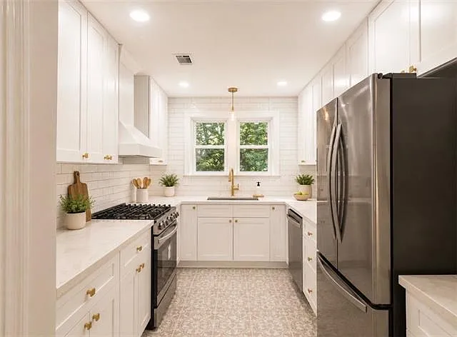 3 bed, 2.5 bath, 1700 sqft, $2,900 — Photo 3