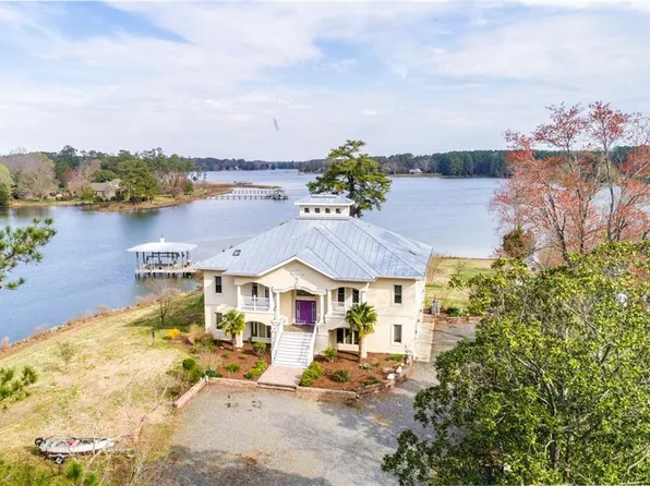 568 Osprey Rd, Cardinal, VA 23025
