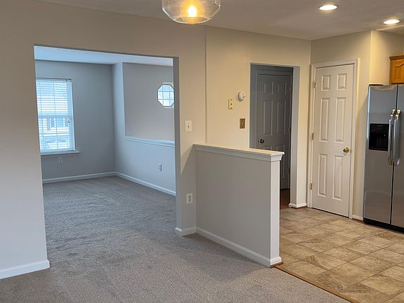 5th image of 3055 Lake Hill Ct