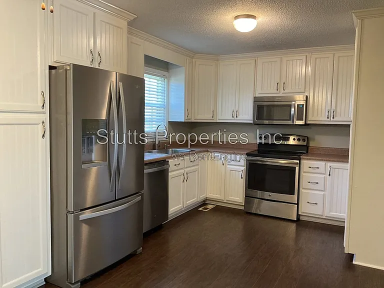 801 Louise Ave — Photo 4