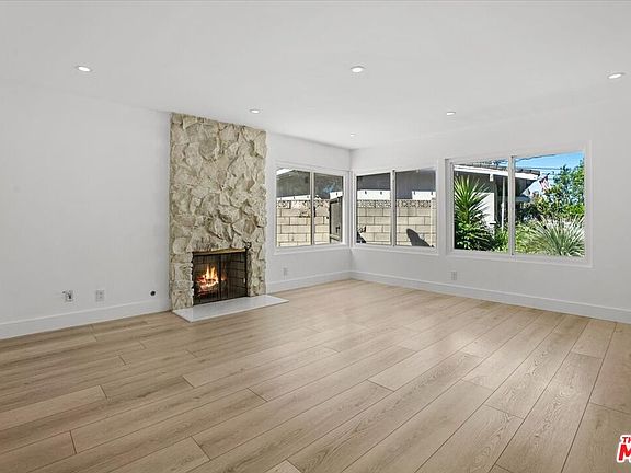 3rd image of 4810 Rosa Rd