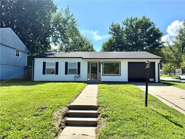 3302 Sioux Ln, Saint Joseph, MO 64503