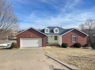1461 W High Point Cir, Springfield, MO 65810
