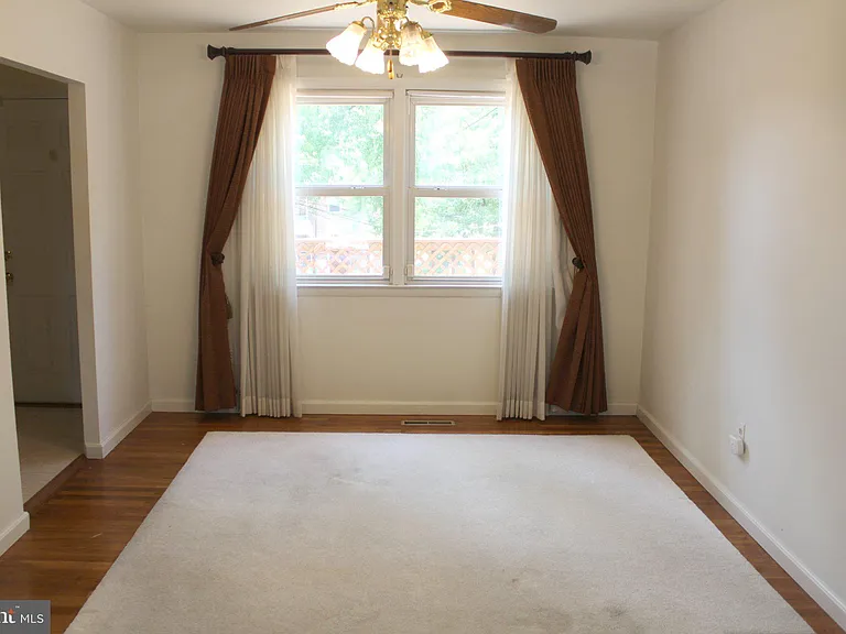 1120 Linkside Dr — Photo 3