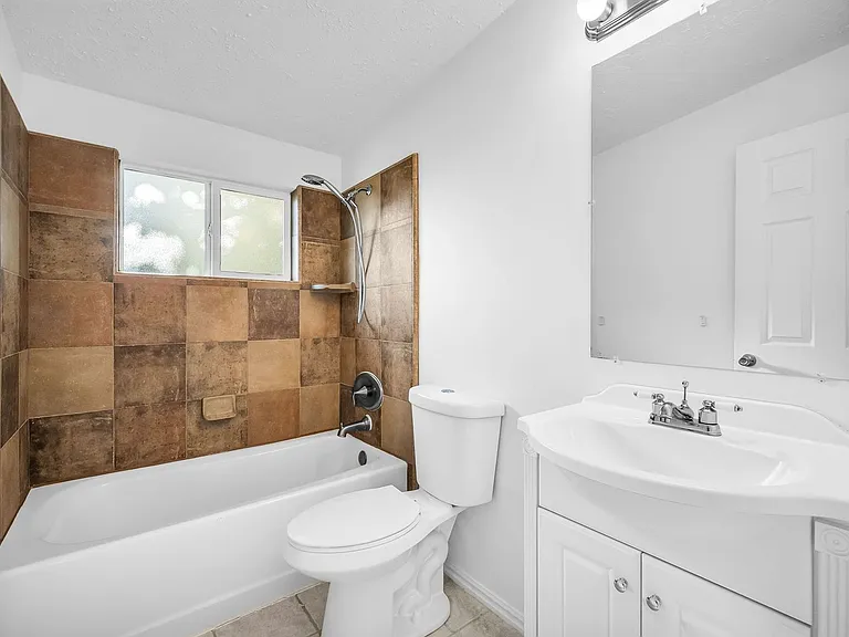 749 N Colonial Ave — Photo 14