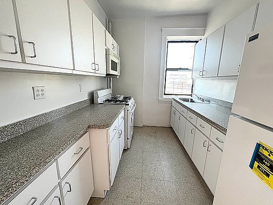 1st image of 30 Linden Blvd APT E2