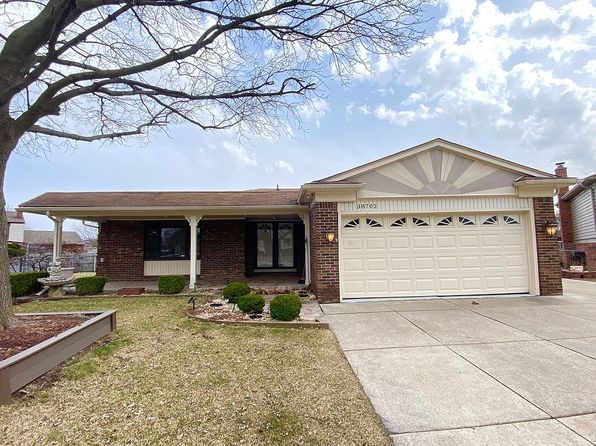 38702 Bronson Dr