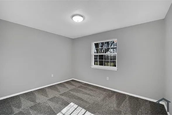 3450 Silverhill Dr — Photo 11