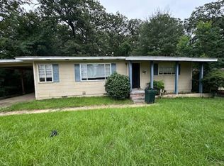 2820 Oak Forest Dr, Jackson, MS 39212