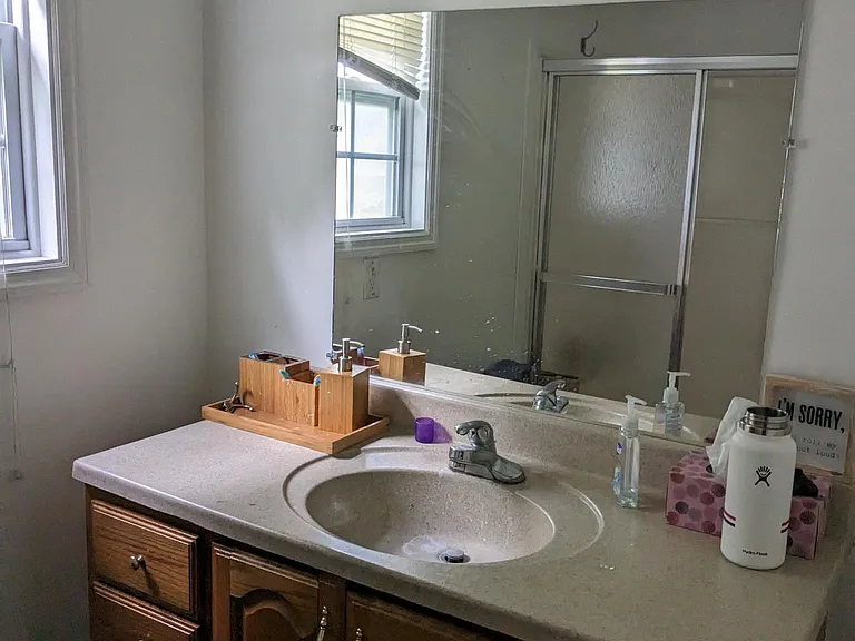 Sawyer Ln — Photo 8