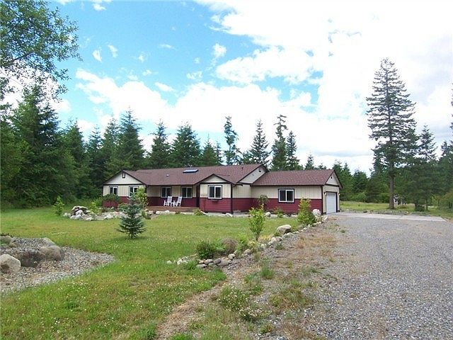 Beautiful home on close to 5