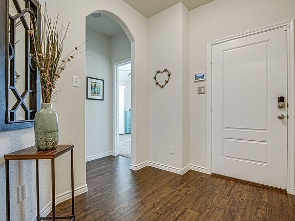 3rd image of 218 Garden Grove Dr