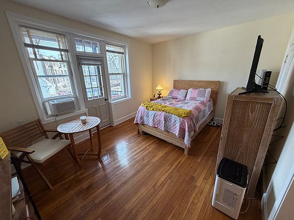 5th image of 15 Lothian Rd APT 304