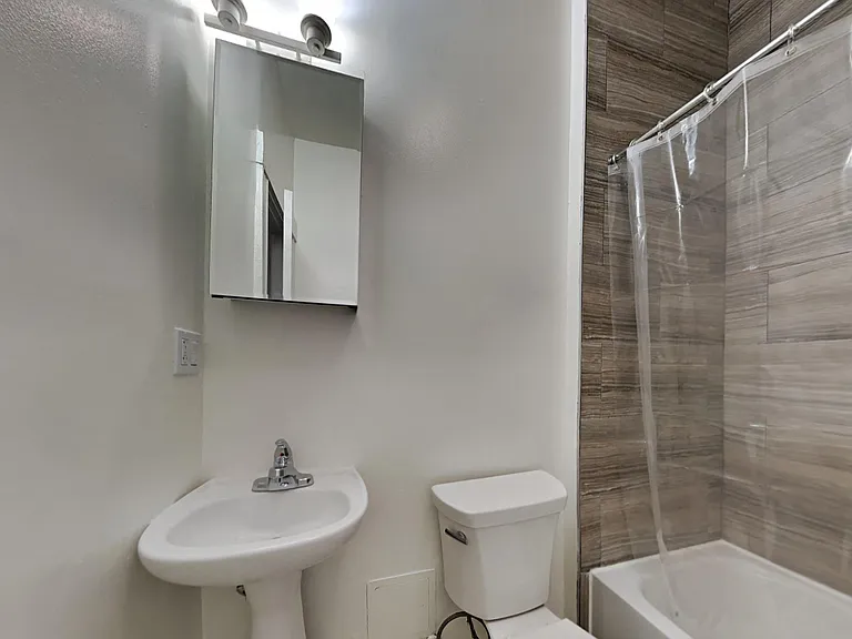 677 Ellis St — Photo 16